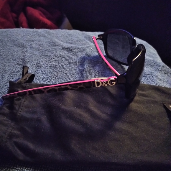 Dolce & gabbana sunglasses - Picture 3 of 4